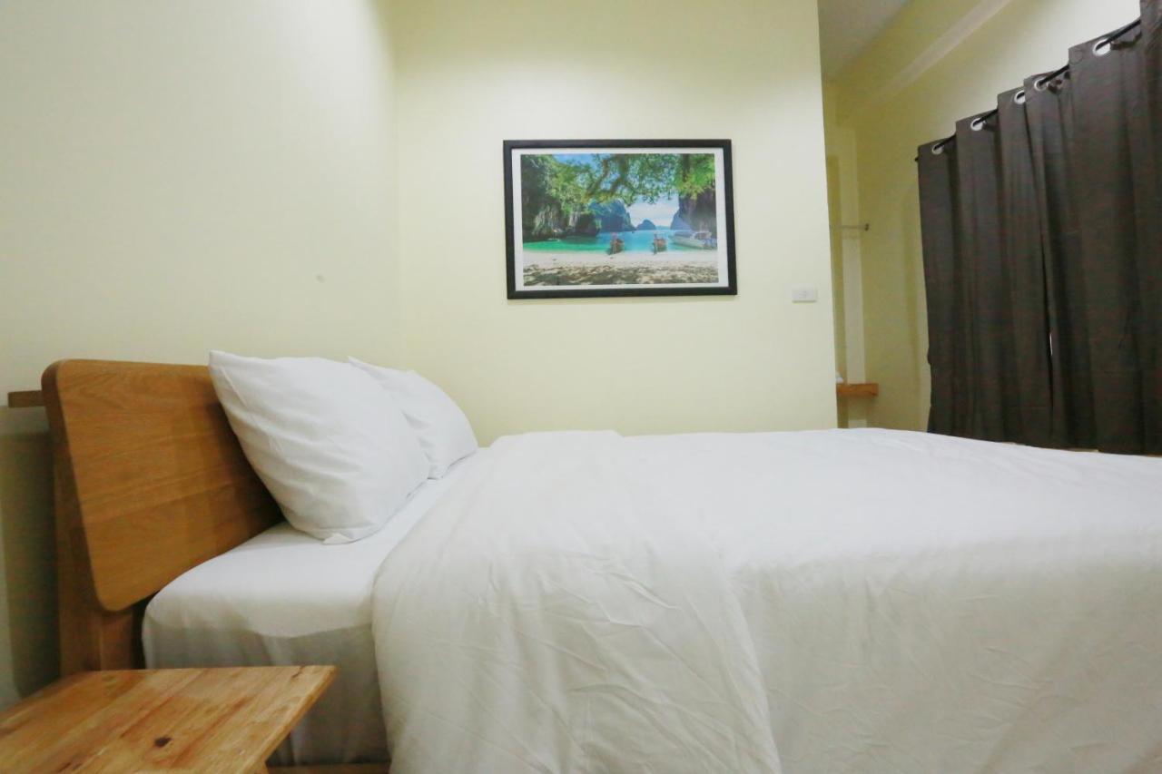 הוסטל בנגקוק Interest Poshtel מראה חיצוני תמונה
