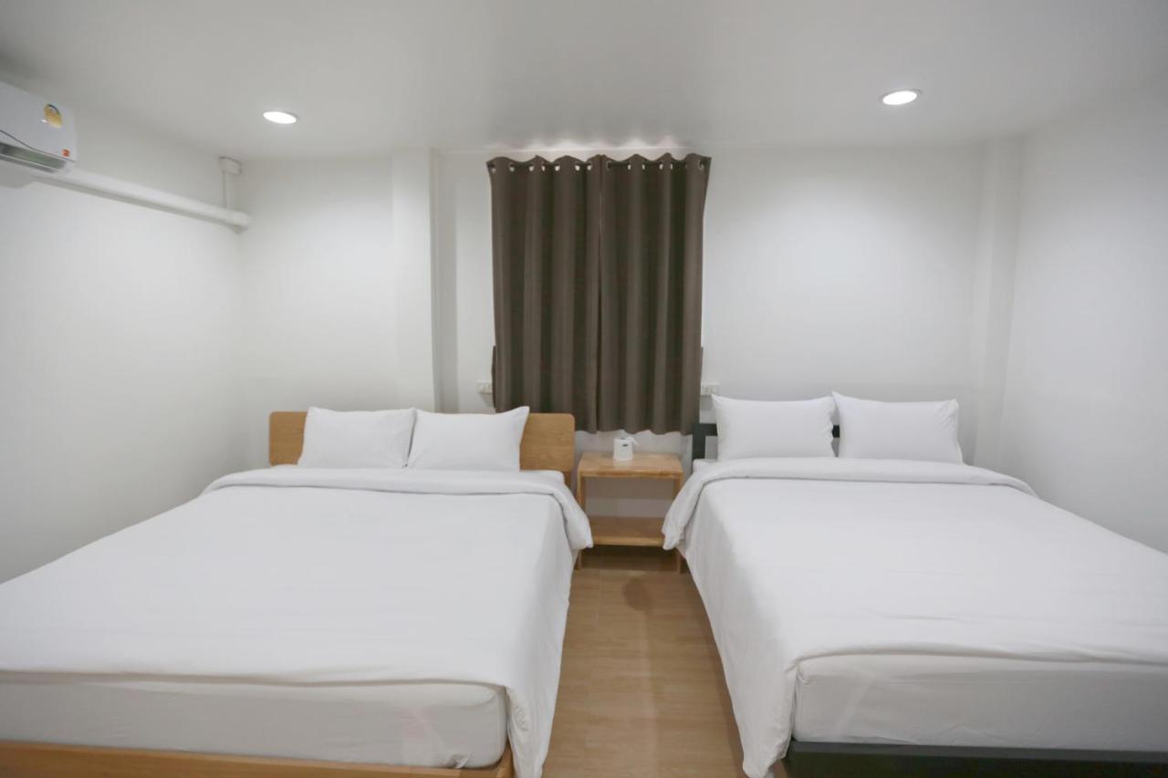הוסטל בנגקוק Interest Poshtel מראה חיצוני תמונה