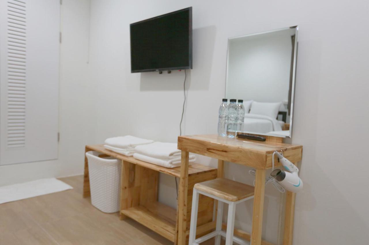 הוסטל בנגקוק Interest Poshtel מראה חיצוני תמונה